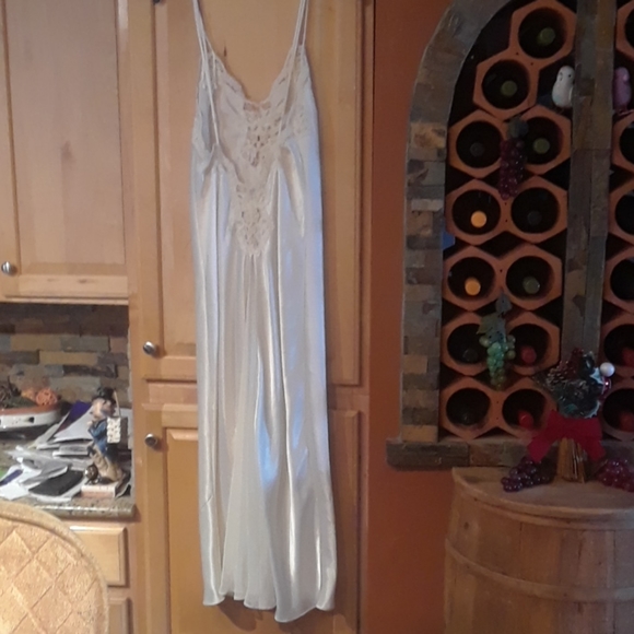 Vintage Victoria Secret Gold Label Nightgown - Picture 3 of 4